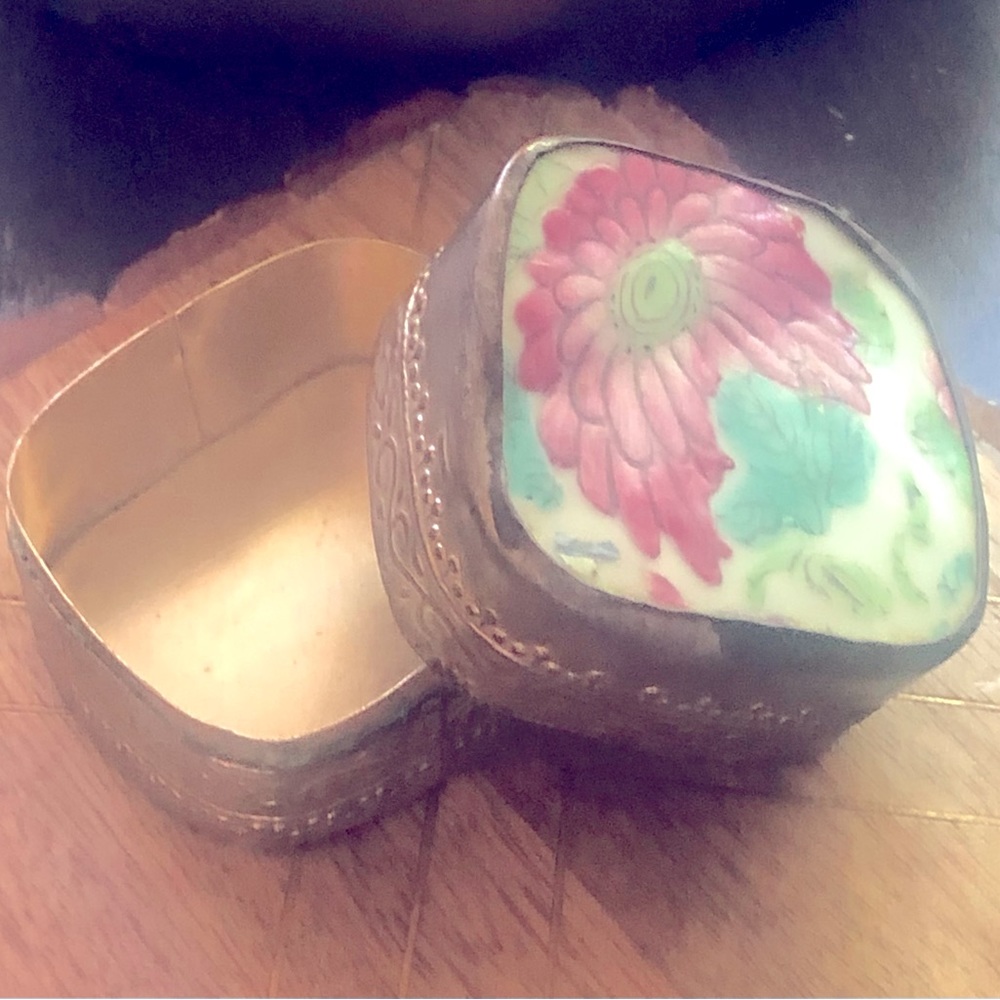 Vintage Hammered Snuff, Jewelry Trinket Box with Porcelain Lid